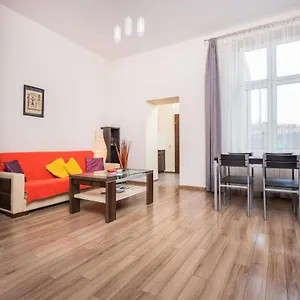 https://luxor.krakowhotelspoland.com